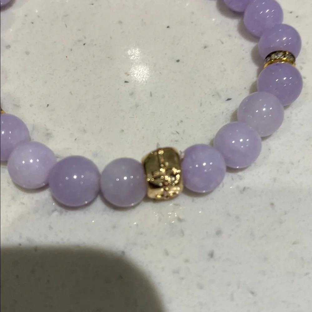 Lavender Agate Beaded Bracelet with sparkly Gold Accents - Picture 3 of 6